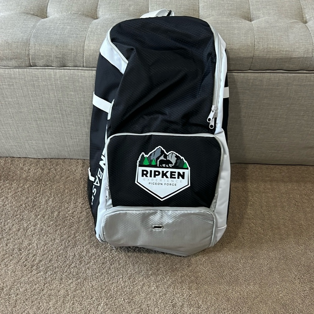 Cal Ripken experience pigeon forge baseball bag - never used